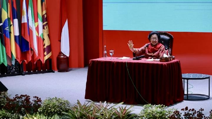 Megawati Soekarnoputri, Filistin’in Gerçek Bağımsızlığını Destekliyor ve Blitar’da Küresel Birlik Çağrısında Bulunuyor