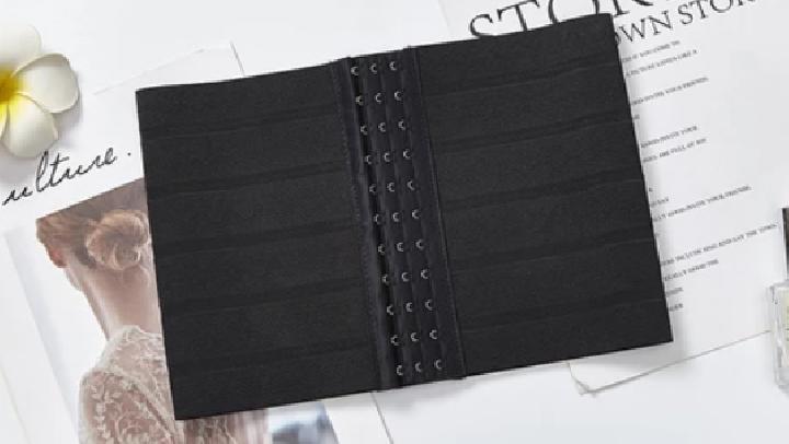 Tampil Percaya Diri dengan Korset dan Celana Pelangsing Berikut