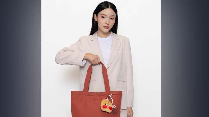 Tren Bag Charm jadi Inspirasi Brand Lokas Tas merch dan Kopi Kenangan