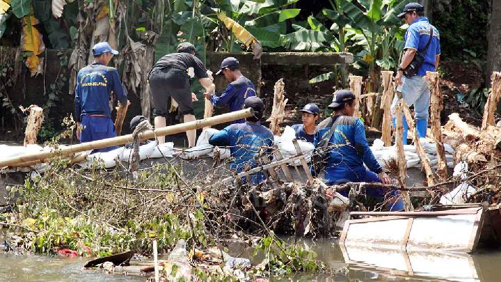 Güney Cakarta’da yağmur nedeniyle hasar gören 8 setin yeri