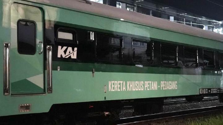 Special Fare Set at Rp3,000 for Merak-Rangkasbitung Farmers and Traders Train