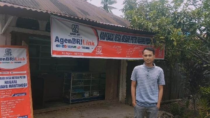 AgenBRILink Kırmızı ve Beyaz Köy Kooperatifi Padang Mantinggi Köyünün Ekonomisini Artırıyor