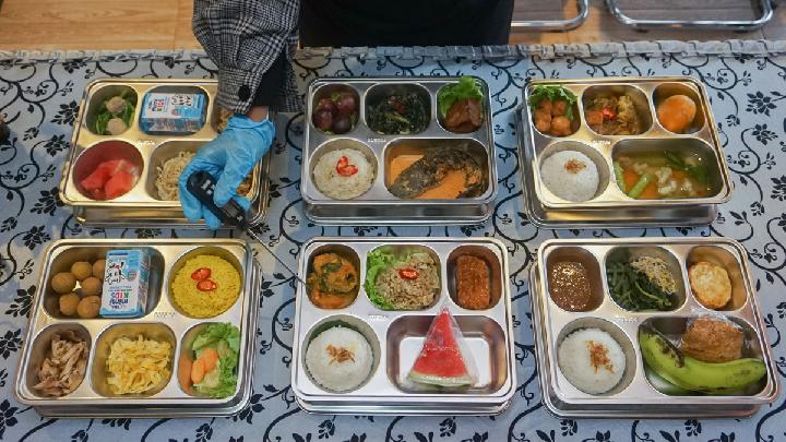 Indonesia's Free Meal Program May Expand to Elderly and People with Disabilities
