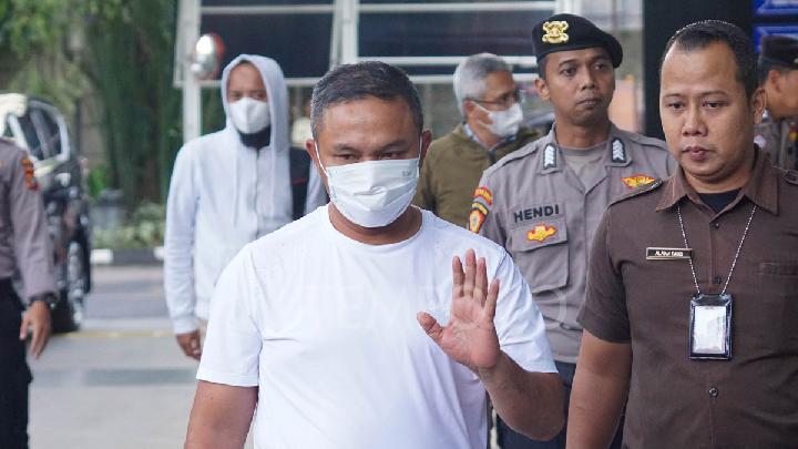 Riau Governor Abdul Wahid Arrives at KPK Building After Being Caught Red Handed