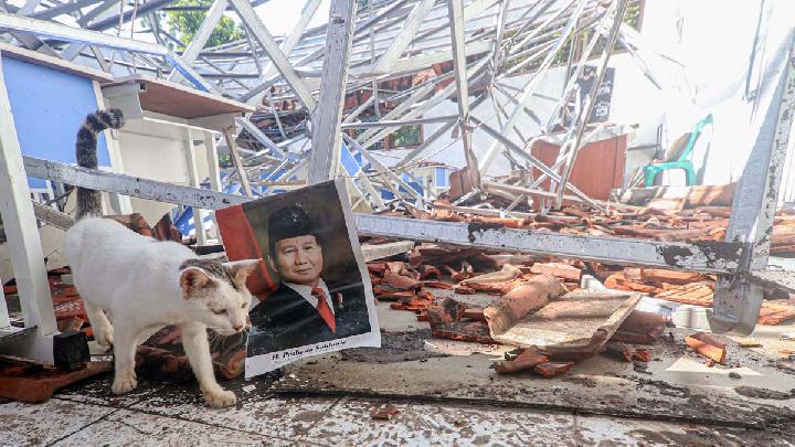 SMKN 1 Gunung Putri’nin çatısı çöktü, 41 öğrenci yaralandı