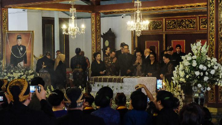 Ayollar orgazm pornosini HD formatda tomosha qiling