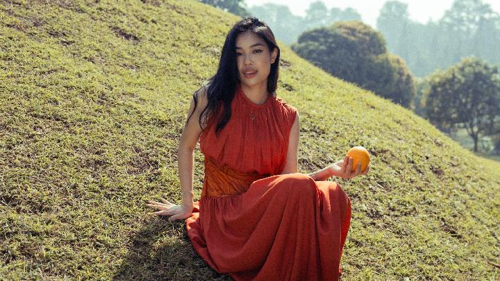 Kalya Islamadina Rayakan Kejujuran dan Cinta Lewat EP Perdana Orange