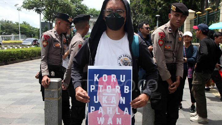 Sidney’deki öğrencilerin ve Endonezya diasporasının Suharto’ya kahraman unvanını vermeyi reddetmesinin nedenleri