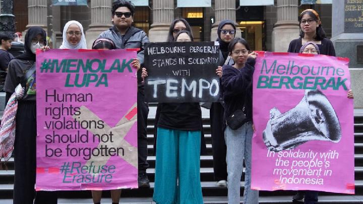 Indonesian Diaspora Decries Minister Amran's Lawsuit Against Tempo in Melbourne Rally