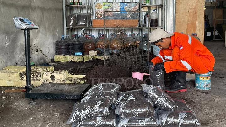 Cerita Warga Desa Rengel Olah Sampah Jadi Produk Pertanian