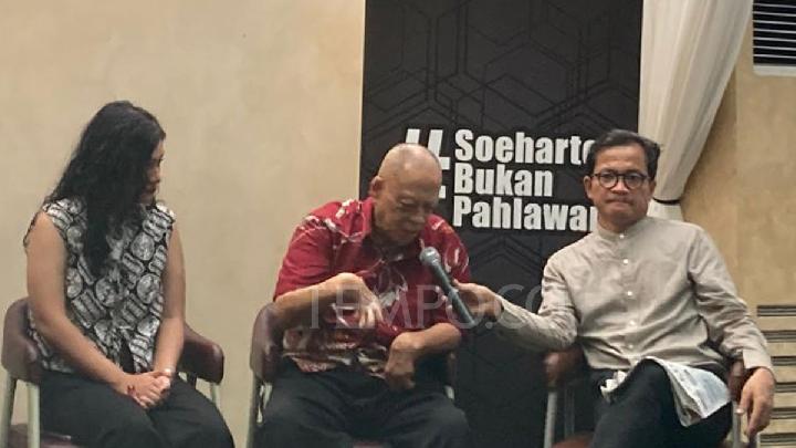 Usman Hamid: Suharto kahramansa Cak Nur ve Gus Dur suçludur