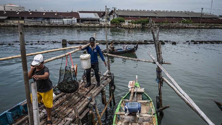 Extreme Year-End Weather Prompts Warning for Fishermen to Stay Ashore