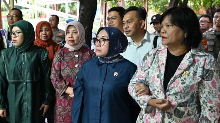 Menteri PPPA Tinjau SMAN 72 Jakarta, Pastikan Lingkungan Aman dan Nyaman untuk Belajar