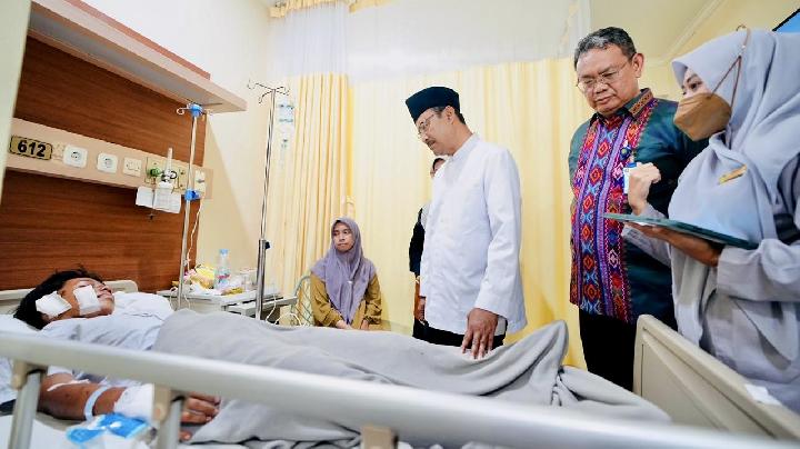 Sosyal İşler Bakanı, RSI Cempaka Putih’te Lise 72 Patlamasının Kurbanlarını Ziyaret Etti