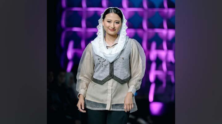 Gaya Fashion Wamen Perdagangan RI Dyah Roro Esti Widya Putri di JMFW 2026, Pakai Vest dan Blazer