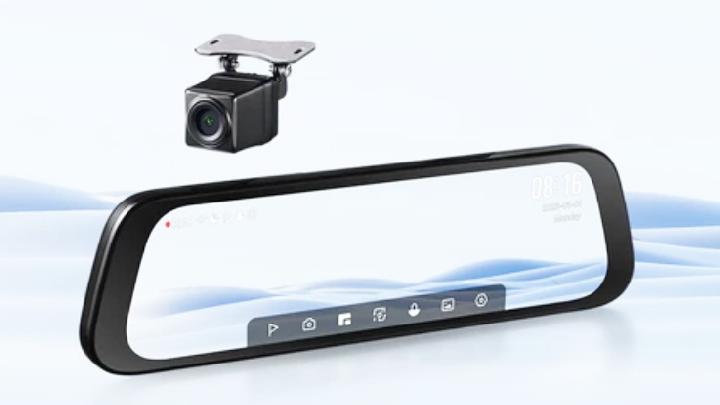 Ladies, Berkendara Lebih Tenang dengan Dash Cam Cerdas Berikut