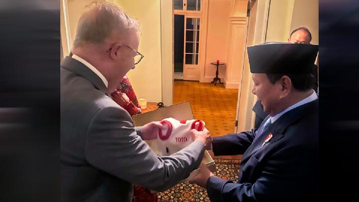 Prabowo, Başbakan Albanese’nin Köpeğine Hediye Verdi