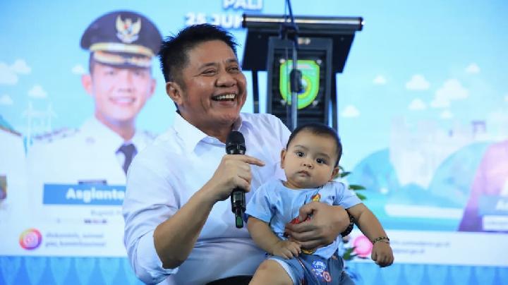 Vali Herman Deru, Güney Sumatra’da Bodurluğun Azaltılmasında Başarı İçin İnsani Gelişme ve Kültür Koordinasyon Bakanından Ödül Kazandı