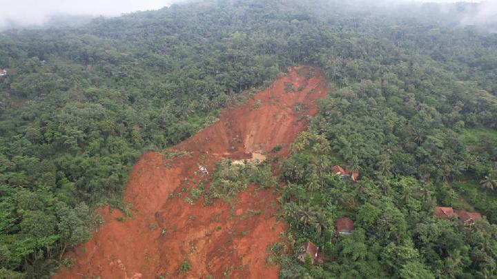 Cilacap Heyelan, Orta Java BPBD Hala Kayıp 20 Kişiyi Arıyor