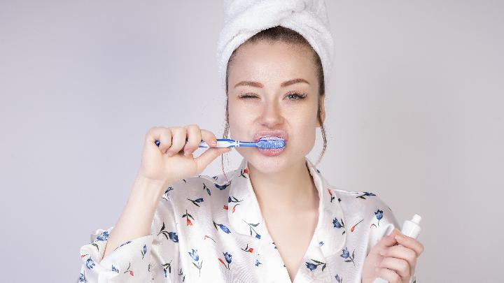 Perawatan yang Bikin Gigi Putih, Napas Segar, dan Semyum Memukau