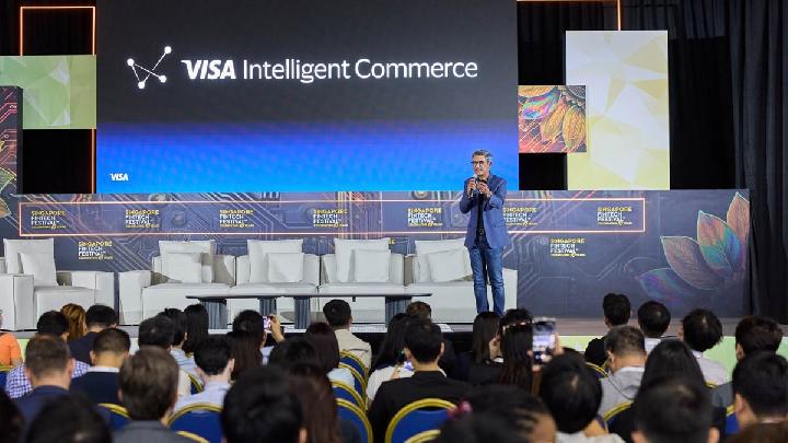 Kepala Produk dan Solusi untuk Asia Pasifik Visa, T.R. Ramachandran di Singapore FinTech Festival 2025. Foto: Visa