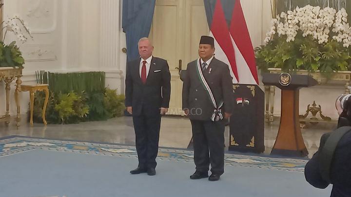 Endonezya Hava Kuvvetleri’ne ait F-16 savaş uçakları Ürdün Kralı’nın uçağına eşlik ederken