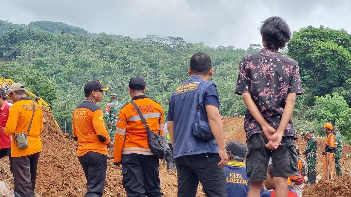 Cilacap’ta Heyelan, Sosyal İşler Bakanlığı Mağdurlara Lojistik Yardım Gönderdi