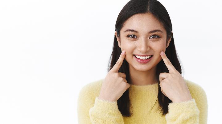 Senyum Percaya Diri dengan Formula Pemutih Gigi dari Colgate