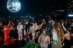 SKYE rooftop legendaris dipuncak Menara BCA, Jakarta Pusat, kembali menyapa partygoers awal Desember 2025.