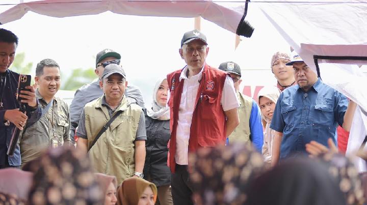 Wamensos Agus Jabo Tinjau Lokasi Longsor di Cilacap