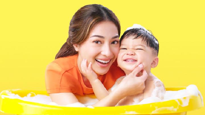 Sentuhan Lembut Zwitsal untuk Kulit Bayi Baru Lahir