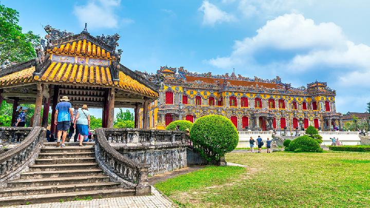 Vietnam Wajibkan Pelancong Isi Kartu Kedatangan Digital