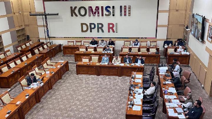 DPR Komisyon III, Yargı Komisyonu Üyeleri için 7 Adayı Onayladı