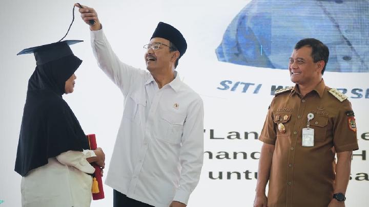 Sosyal İşler Bakanı, PKH Mezuniyet Sakinlerinden Gelen Görüşleri Duymaktan Mutlu