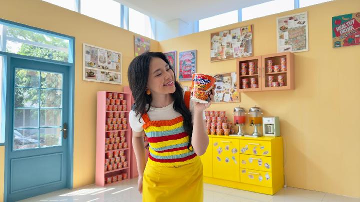 Mie Sedaap memperkenalkan varian baru Mie Sedaap Cup Singapore Spicy Laksa yang menawarkan cita rasa autentik laksa Singapura. Dok. Wings