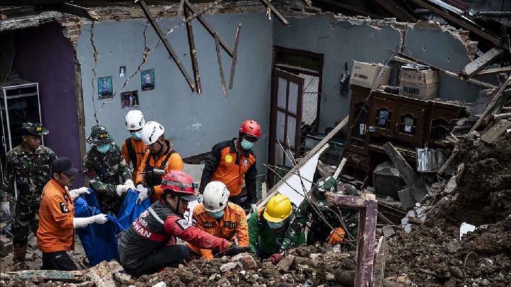 Indonesia Enters Final Day of Search for 16 Missing in Banjarnegara Landslide