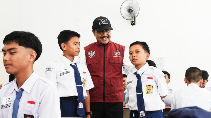 Cara Kemensos Cari Anak Jalanan buat Sekolah Rakyat Dikritik