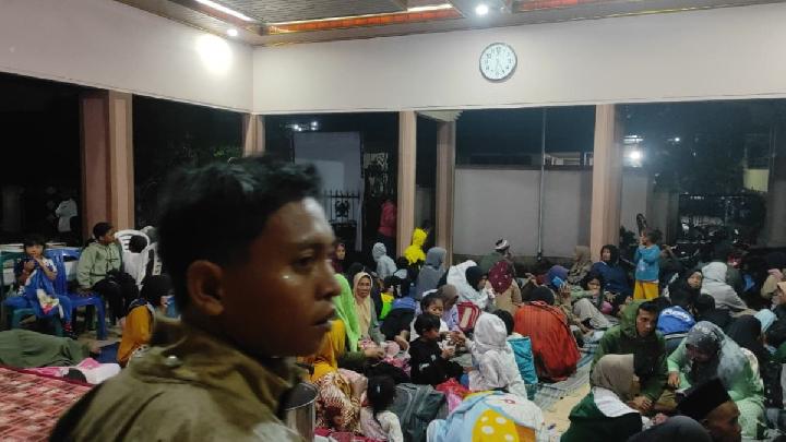 957 Lumajang Sakini Semeru Patlaması Nedeniyle Yerinden Edildi