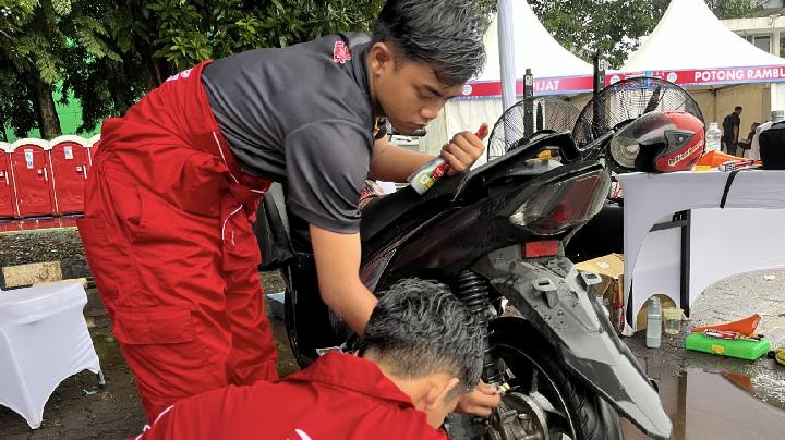 Pertamina Ücretsiz Yağ Değişim Programı Yoluyla Öğrenci Bağımsızlığını Teşvik Ediyor