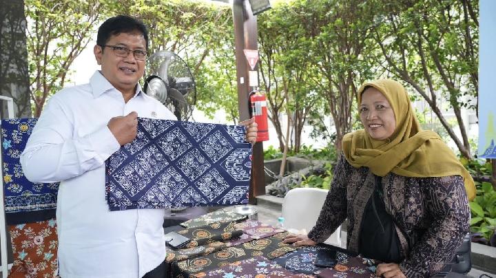 İş Dokümanlarını Yönetmek İçin PNM Eşliğinde Mekaar Müşterileri Batik İşini Geliştiriyor