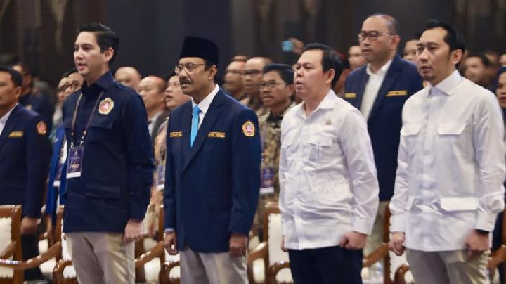 Sosyal İşler Bakanı Gus Ipul, Karang Taruna Ulusal Yönetiminin Açılışını Yapıyor