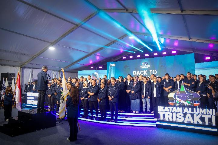 Menteri Maman Lantik Pengurus IKA Trisakti Periode 2025-2029