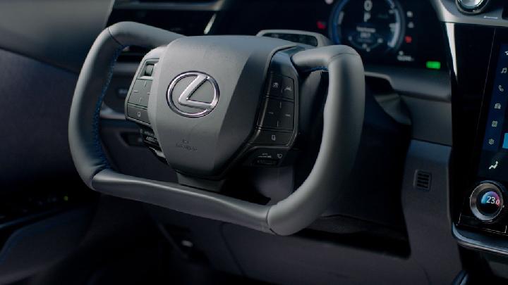 Mengenal Teknologi Steer-by-Wire pada Lexus RZ 500e di GJAW 2025