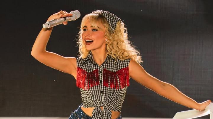 Sabrina Carpenter Siap Bintangi Film Musikal Alice in Wonderland Versi Modern