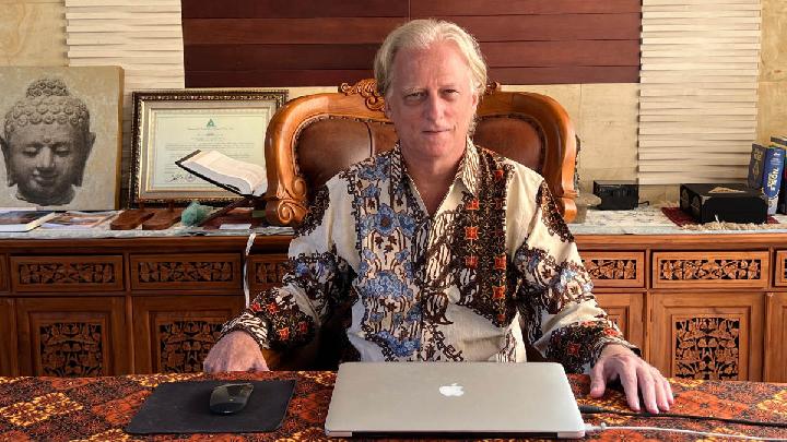 Rais Aam PBNU tarafından görevden alınan Gus Yahya’nın Özel Danışmanı Charles Holland Taylor’ın profili