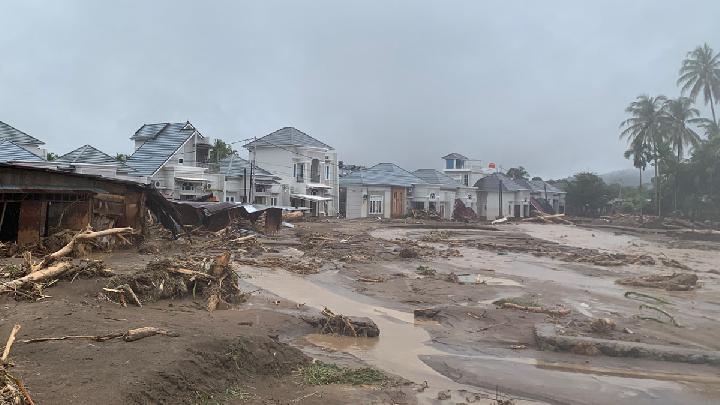 Prabowo, Adamlarına Sumatra’daki Felaketlerle Ciddi Şekilde Mücadele Etmelerini Emretti
