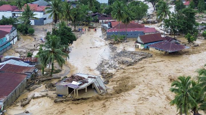 Bantuan Polri untuk Korban Banjir Bandang di Sumbar Tiba