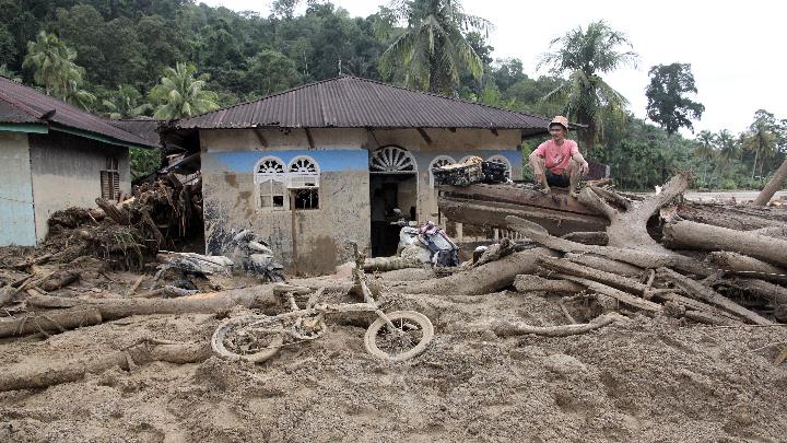 Kuzey Sumatra Walhi, Bobby Nasution’ı Afet Acil Durumu İlanında Çok Geç Değerlendiriyor