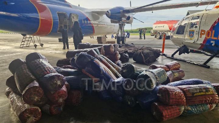 Ulusal Polis, Sumatra Sel Mağdurlarına CN ve Fokker Uçaklarıyla Lojistik Yardım Gönderdi