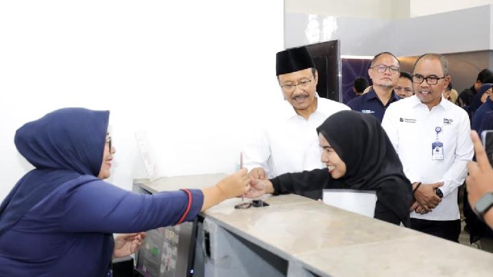 Gus Ipul, PT Pos’tan Uzun BLTS Kuyruklarını Tahmin Etmesini İstedi